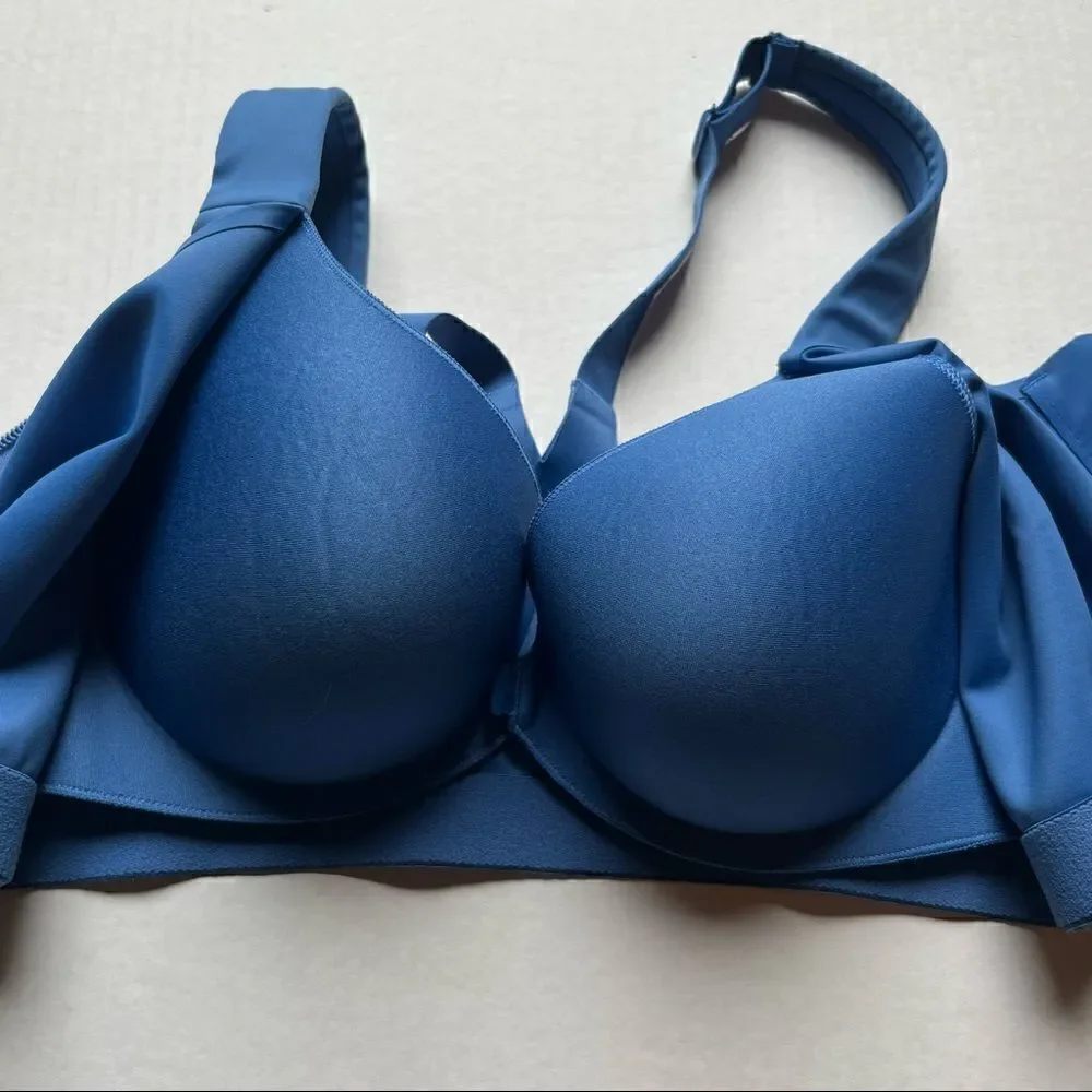 Victoria sport bra blue 32D padded underwire looks new zipper and clasp